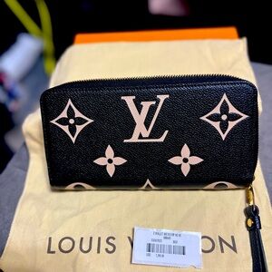 The Zippy Wallet is made from two-tone Monogram Empreinte leather.